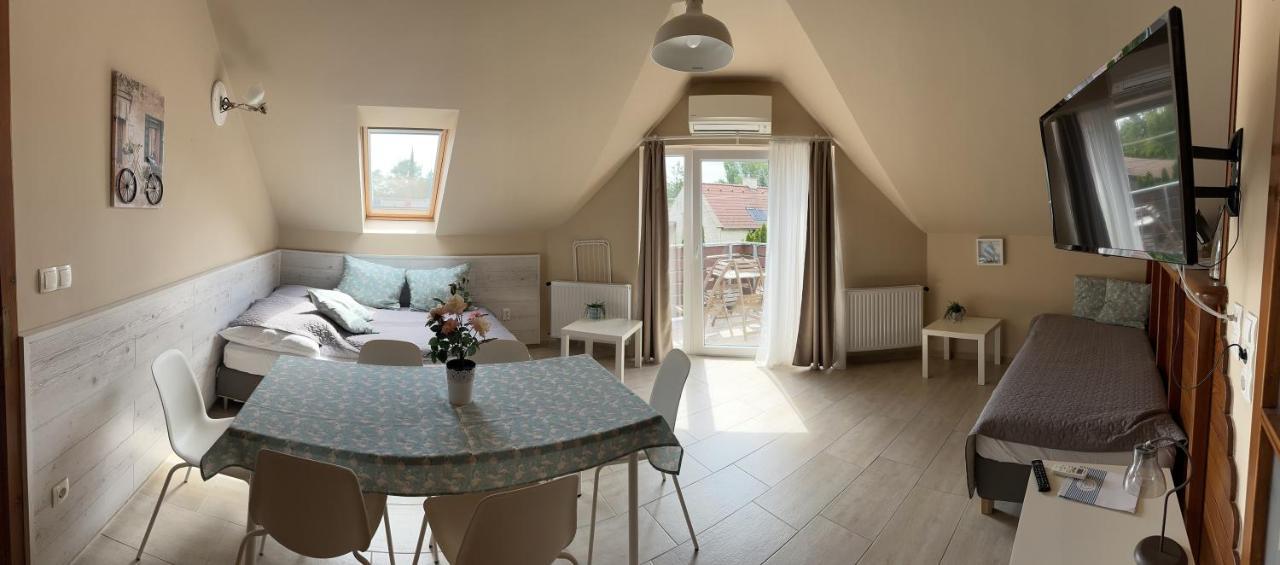 Topart Apartman I Balatonfenyves Zewnętrze zdjęcie
